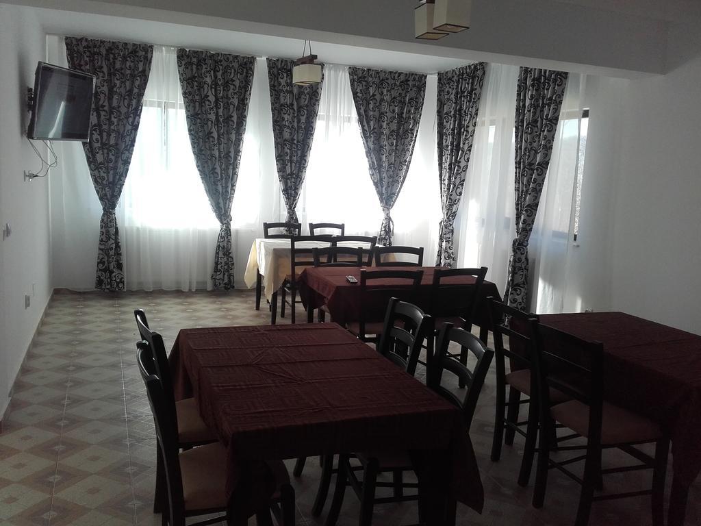 Pensiunea Drumul Voievozilor Arefu Exterior foto