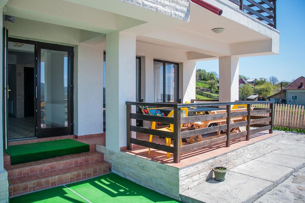Pensiunea Drumul Voievozilor Arefu Exterior foto